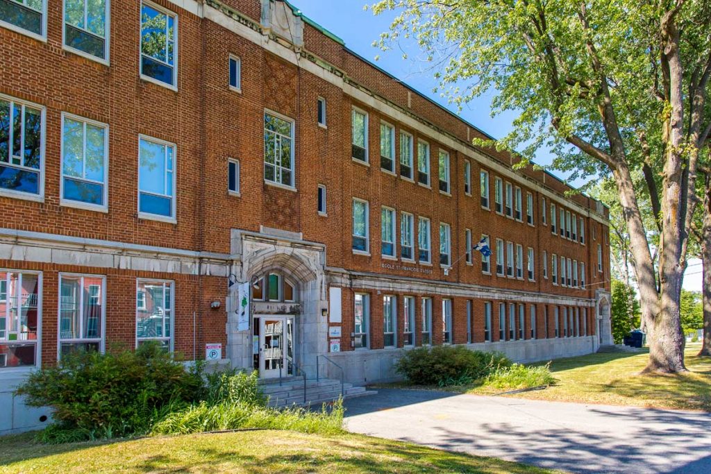 École SaintFrançoisd'Assise Centre de services scolaire du Chemin